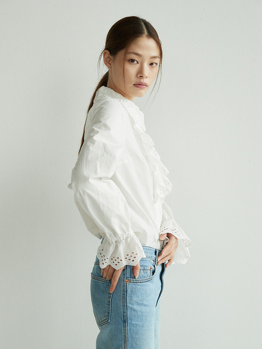 [N][SET]APGUJEONG Ruffled eyelet collar blouse (Off white) & CAMELLIA cable flower sweater (Baby pink, Cream)