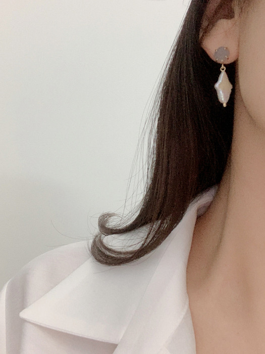 E258_Agate Shine Pearl Earring