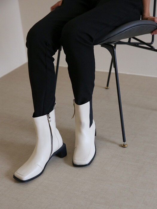 November JIO Chelsea Boots / ivory