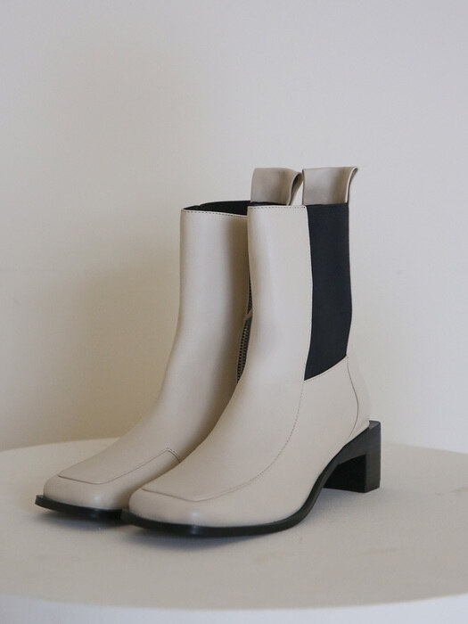 November JIO Chelsea Boots / ivory