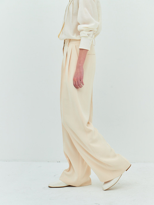 TWO TUCK WIDE PANTS(cream ivory)