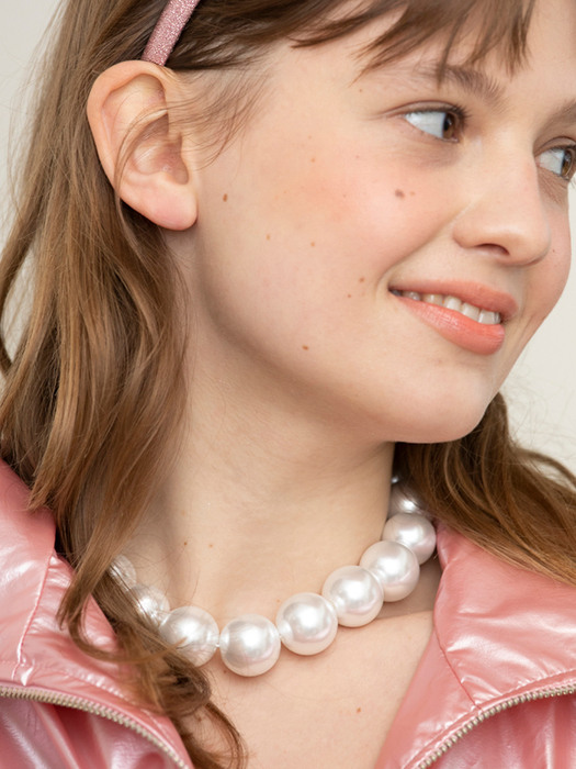 queen pearl necklace
