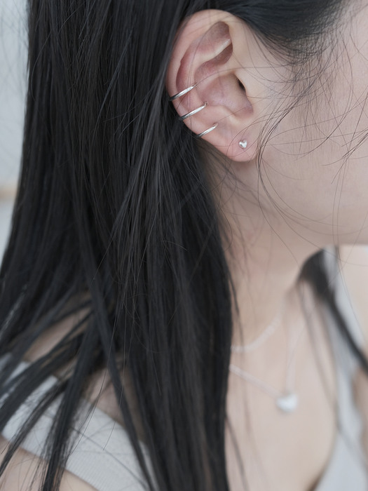 Mini heart earring