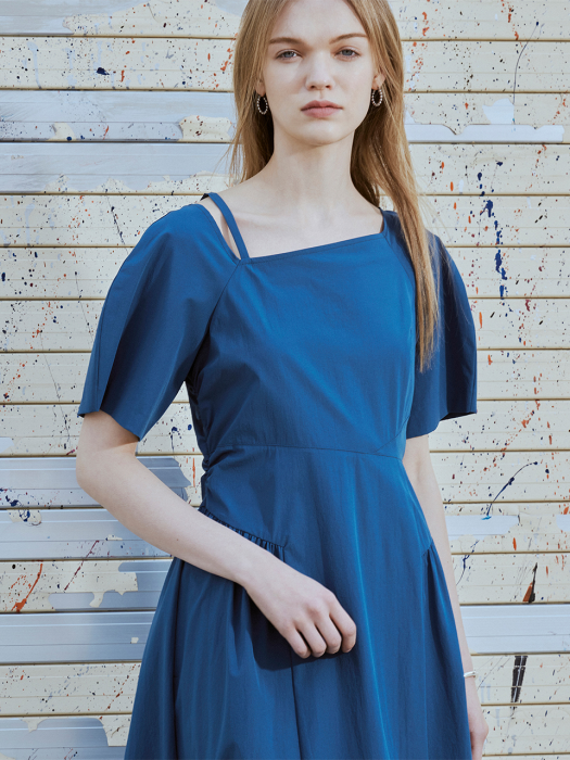 Unbalanced square neck dress (2color)