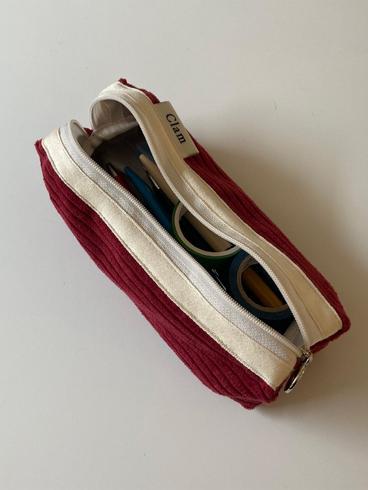 Clam round pencilcase _ Corduroy red