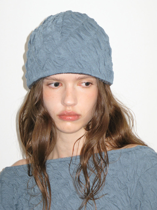 SMOCKING REVERSIBLE BEANIE (GREEN BLUE)