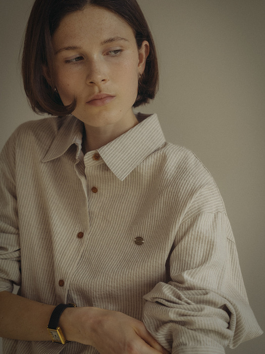 Mine button point logo shirt_Beige