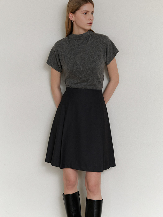 comos 1188 pleated midi skirt (charcoal)