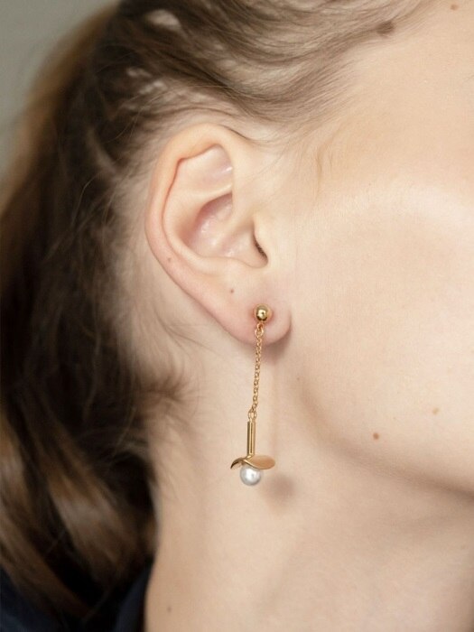 Ranunculus Drop Earrings_Short