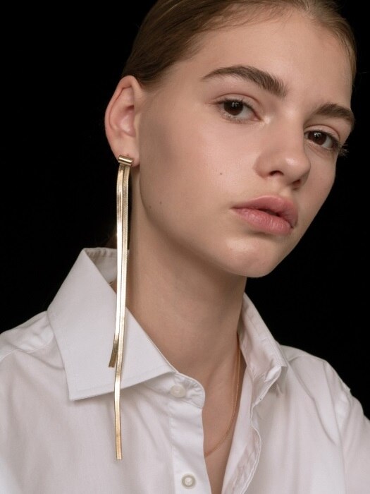 glossy unbalanced earrings_long