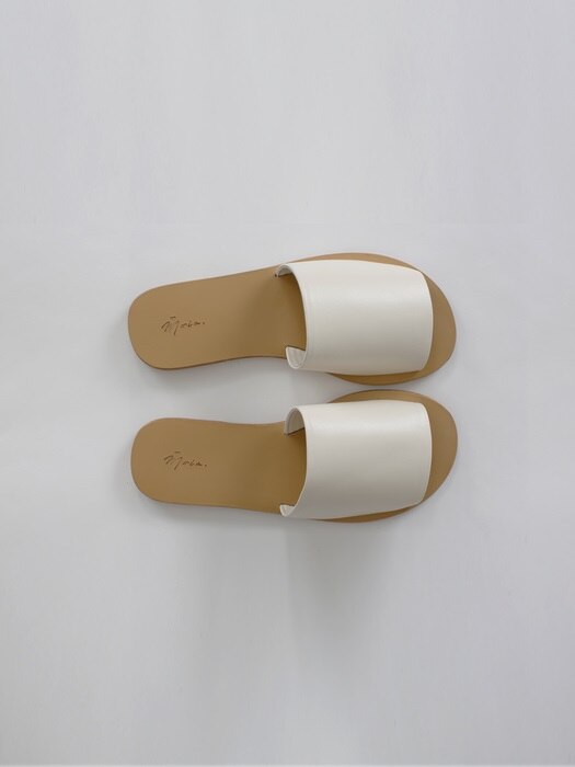 plain sandal (cream)