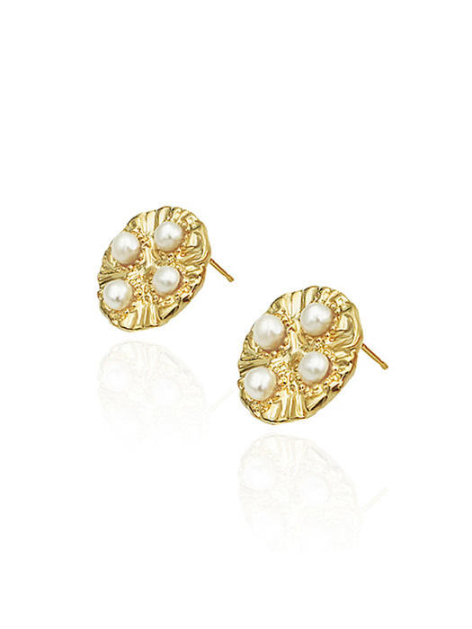 Romantic pearl earrings