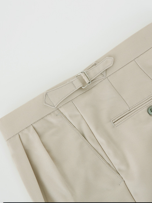 wool blends two tuck adjust pants (Beige)