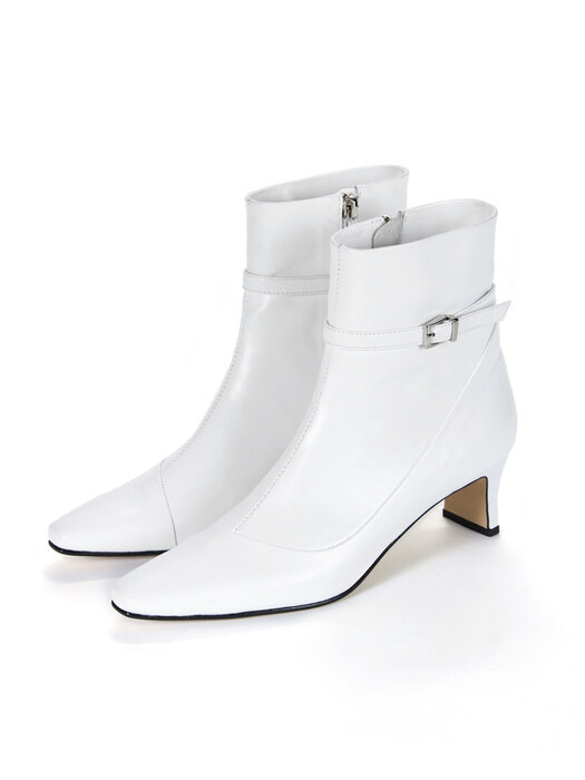 (5cm/8cm) FUTURA Boots_True white