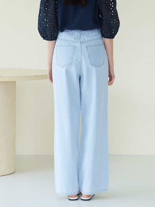 SUMMER WIDE DENIM TUCK PANTS LIGHT BLUE