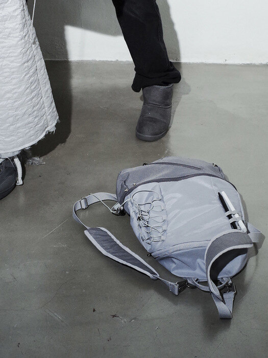 Detachable Shoulder Backpack / Grey