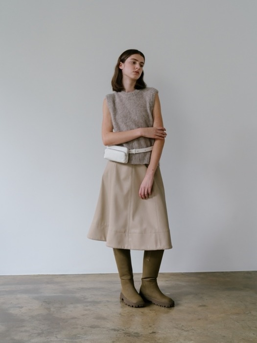 Eco-leather Flare Skirt _ beige   