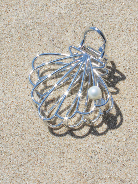 PEARL SHELL HAIRPIN