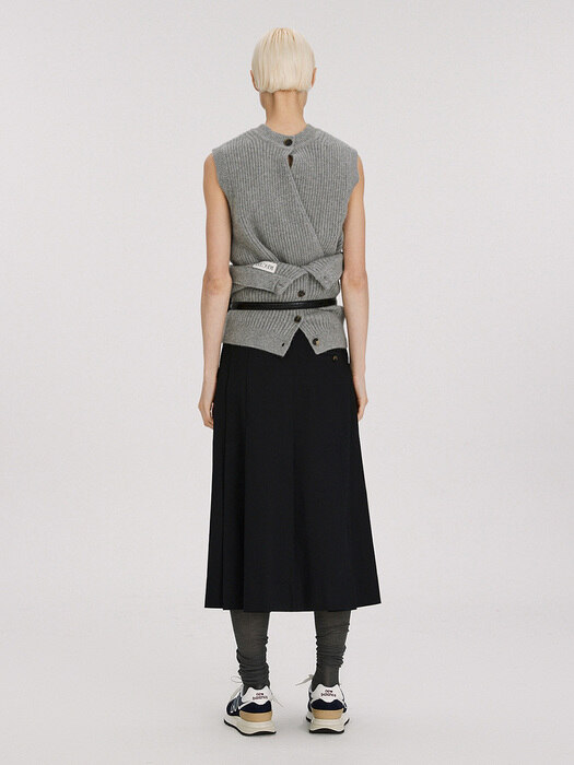 DOUBLE COTTON LOW-RISE PLEATED SKIRT (CHARCOAL)