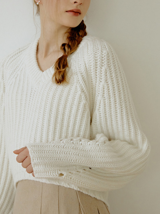 Woven v-neck knit (ivory)