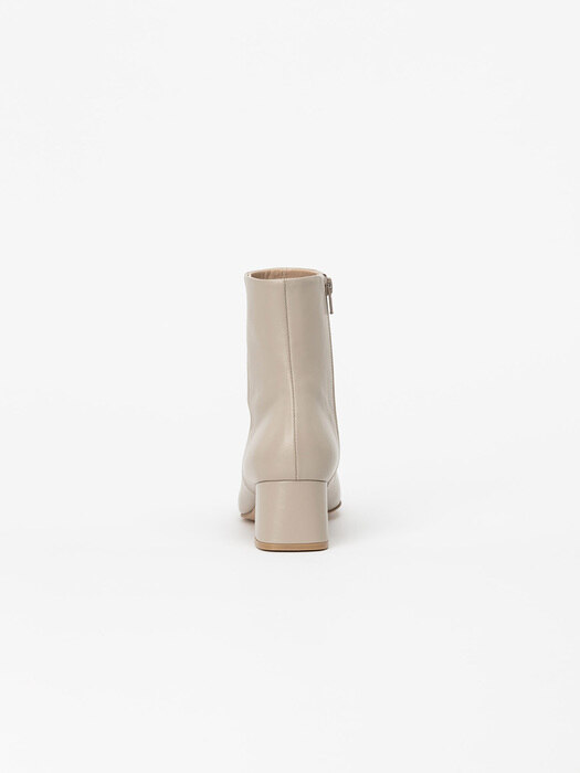 Metronome Boots in Taupe Ivory