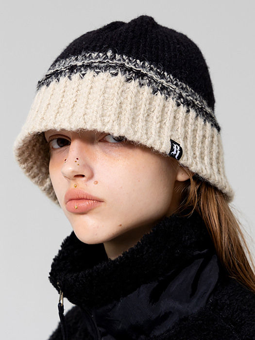 ALPACA WOOL LOOSE BEANIE [BLACK / BEIGE]