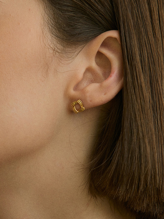 14k classic square earring