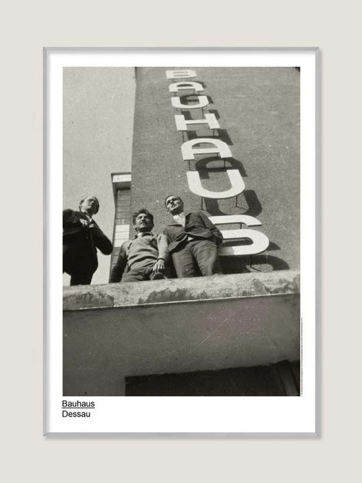 Bauhaus Dessau Three Men (액자 포함) 59.4 x 84 cm