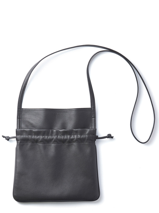 RED CROSS STRINGDRAW LEATHER BAG_ALMOST BLACK