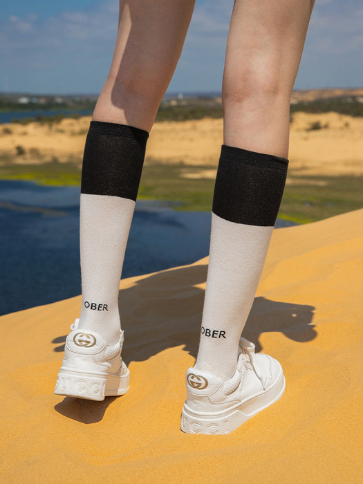 One tone coloration Knee socks (black)