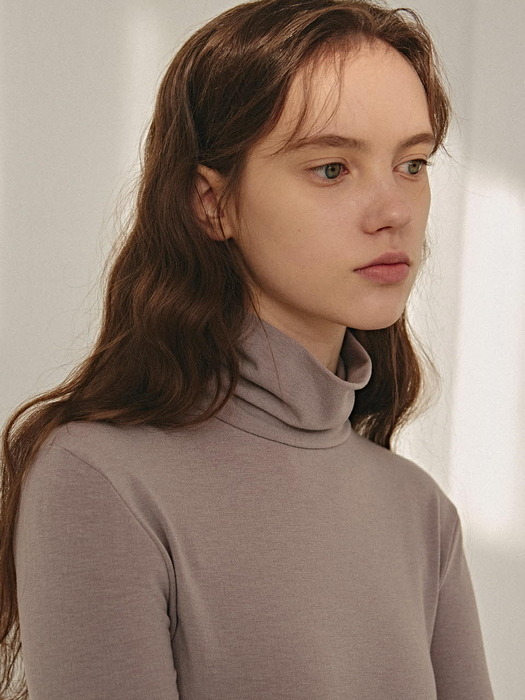 CLASSIC TURTLENECK TOP_MOCHA