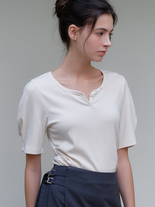 comos 1162 heart neck button T-shirt (cream)