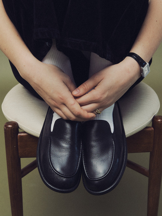 Welt Basic Loafers Shrunken Black 웰트 베이직 로퍼 슈렁큰 블랙