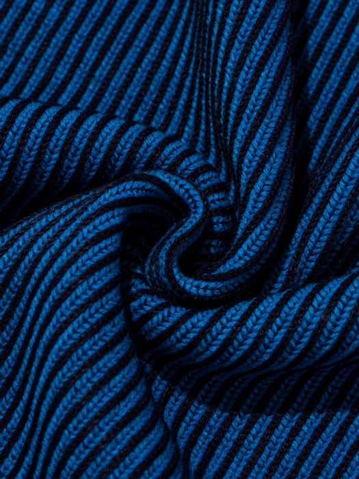 PEELING TWO-TONE OVER ROUND KNIT (BLUE)
