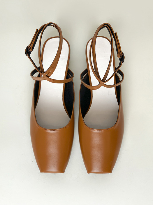 Ballet Toe Ankle Strap Flats | Golden brown