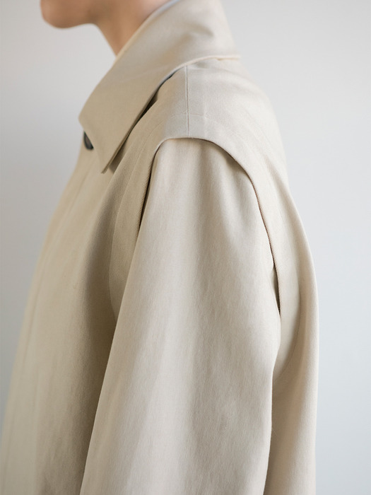 Shoulder flying single coat (beige) [Unisex]