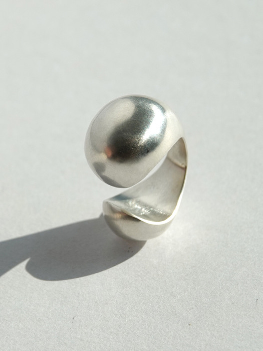 Curves Ring_ Silver