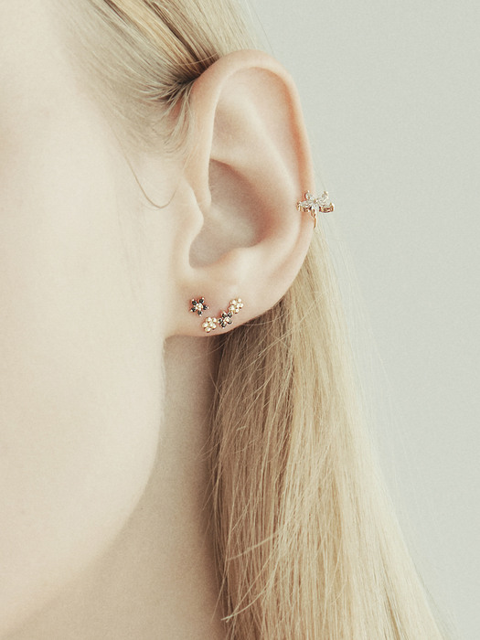 [단독] 14k gold Unbalance black flower earrings (14k 골드) b02