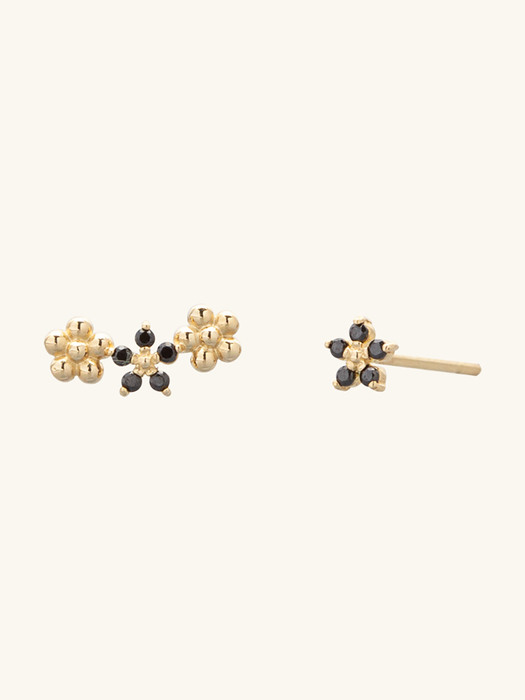 [단독] 14k gold Unbalance black flower earrings (14k 골드) b02