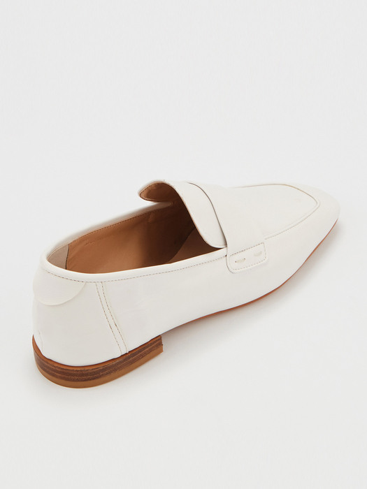 Basic Loafer (White)