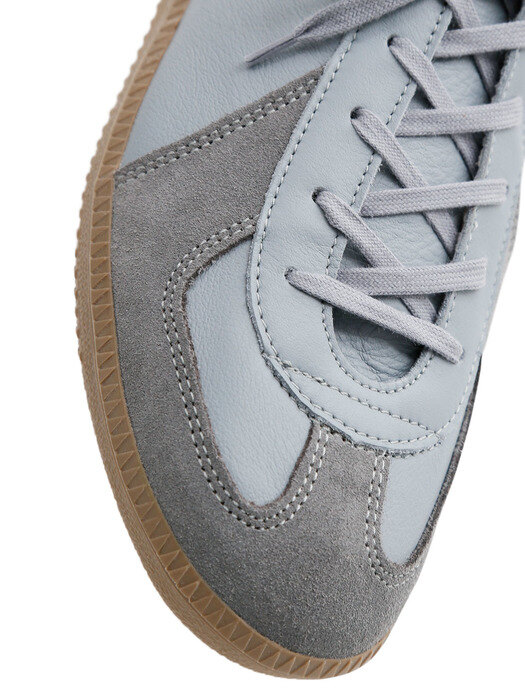 [1700L] GERMAN MILITARY TRAINER_GRAY