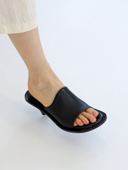 UNQ SANDAL_black_21068