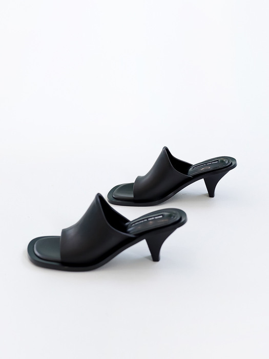 UNQ SANDAL_black_21068