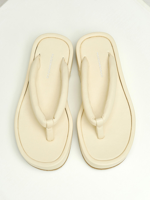 LAMB SKIN PADDED FLIP-FLOPS [CREAM]