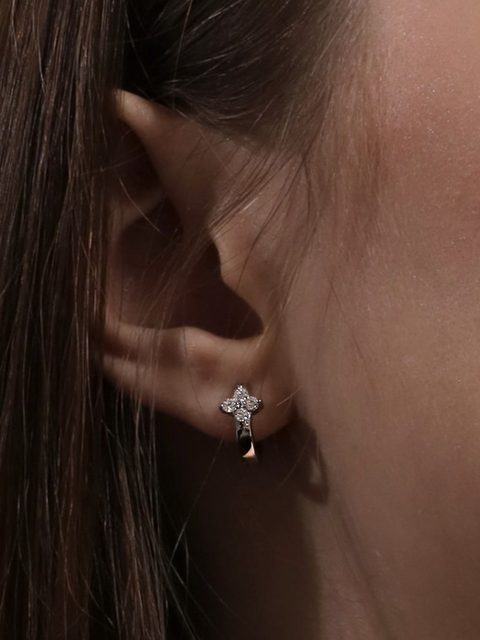 [Silver925] Elisabeta Huggie Earrings
