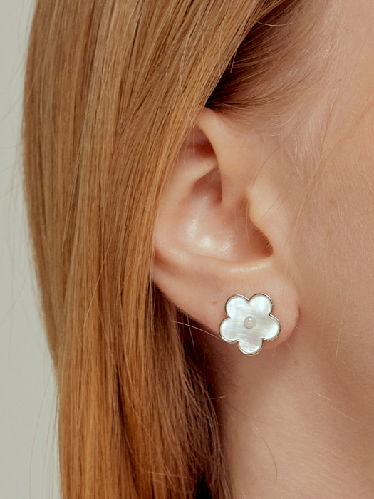 Pearl Dot Blossom Earrings EC1901