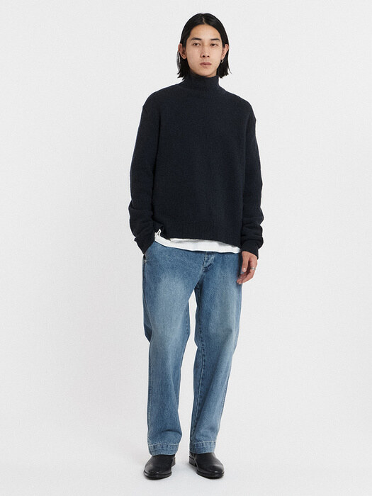 TURTLENECK KNIT / NAVY