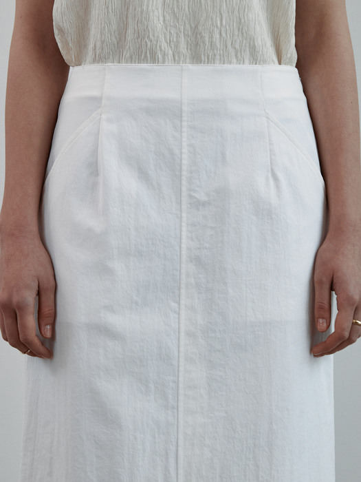 Front slit casual H-line skirts [WHITE]