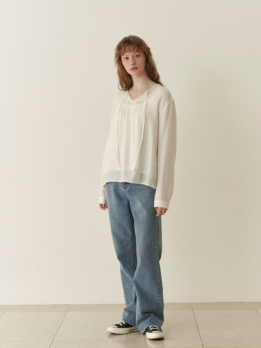 2.17 Pintuck blouse (Ivory)