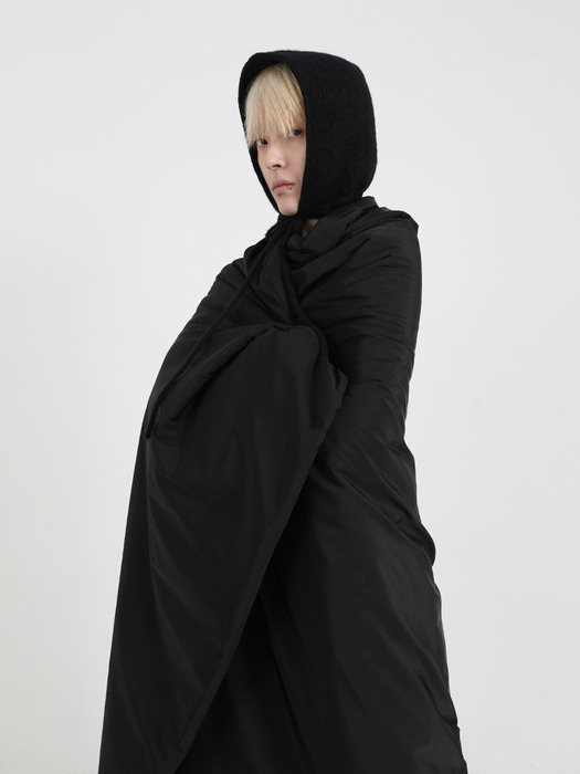 FW23 UNISEX PADDED BLANKET COAT #BLACK